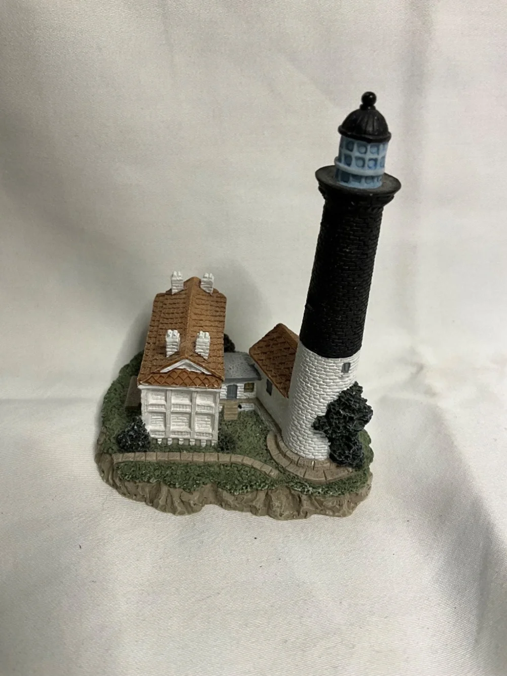 Harbour Lights Miniature Pensacola Florida Lighthouse Figurine LL109 (2000)